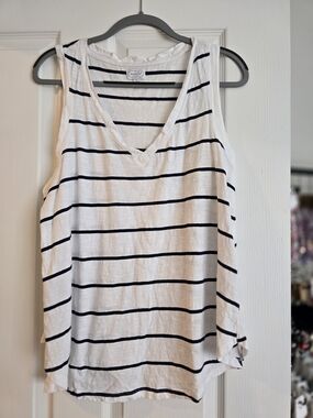 Soho White & Navy Striped V-Neck Tank